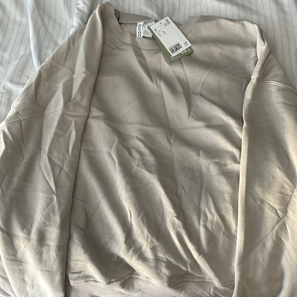 BEIGE PLAIN SWEATER